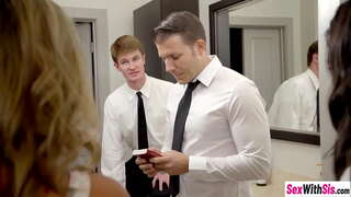 Жыныстық жасөспірімдер Мисс Фэрис және Уитни Райт ләззат қатаң секс втроем кейін отсосали мүшесі