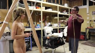 Christy Αγάπη Γυμνή Λουριά Δεμένα Τα Χέρια Του Μαστού