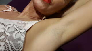 Laižymas ir kvapas mano pažastų